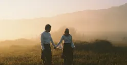 Ilustrasi-3 Prompt Gemini AI untuk Edit Foto Prewedding, Tinggal Upload Foto Saja (Sumber: Unsplash/Muhammad Raufan Yusup)