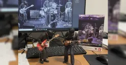 Ilustrasi - Membuat foto miniatur action figure yang tren di medsos dengan AI Gemini. (Sumber: X/@ruraldistrict69)