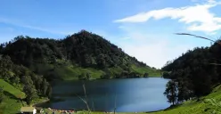 Cara mudah edit foto menggunakan Gemini AI ala pendaki gunung yang sedang berada di Ranu Kumbolo (Sumber: Pinterest)