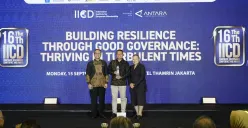 VP Sustainability Telkom, Gunawan Wasisto menerima penghargaan Big Cap dalam The 16th IICD Corporate Governance Conference & Award 2025 di Ballroom Pullman Hotel Thamrin, Jakarta, Senin, 15 September 2025. (Sumber: Dok. Telkom Indonesia)