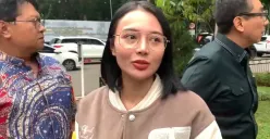 Pedangdut Wika Salim memenuhi panggilan Polda Metro Jaya, Senayan, Kebayoran Baru, Kota Jakarta Selatan, Kamis, 18 September 2025. (Sumber: Poskota/Ali Mansur)