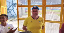 Pelatih Persib Bandung, Bojan Hodak, berikan pernyataan kepada media di Stadion GBLA Gedebage, Kota Bandung, Jumat 19 September 2025. (Sumber: Poskota/Gatot Poedji Utomo)