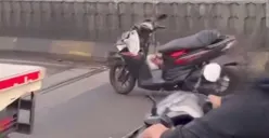 Motor korban RMBT, 31 tahun, yang mengalami kecelakaan tunggal di jalan layang Pancoran, Jakarta Selatan, pada Jumat, 19 September 2025. (Sumber: Istimewa)