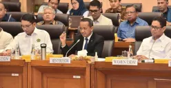 Kementerian ESDM resmi tak tambah kuota impor BBM untuk SPBU swasta. Menteri Bahlil sarankan beli base fuel ke Pertamina. Shell dan BP setuju dengan skema kolaborasi ini. (Sumber: Instagram/@bahlillahadalia)