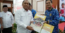 Pengukuhan Panitia Bulan Dana PMI Jakarta Barat Tahun 2025 di Ruang Ali Sadikin, Kantor Wali Kota Jakarta Barat, Jumat, 19 September 2025. (Sumber: Dok. PMI Jakarta Barat)