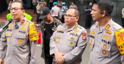 Kepala Bidang Kedokteran dan Kesehatan (Dokkes) Polda Metro Jaya, Komisaris Besar Polisi M. Ginting (tengah) di Polda Metro Jaya, Jakarta Selatan, Jumat, 19 September 2025. (Sumber: Poskota/Ali Mansur)