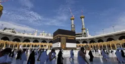 Cara edit foto AI di Mekkah menggunakan Google Gemini lengkap dengan contoh prompt yang bisa digunakan. (Sumber: X/@HaramainInfo)