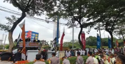 Warga Cluster Neo Vasana, Kota Harapan Indah, Tarumajaya, Kabupaten Bekasi, menggelar aksi damai menuntut, Sabtu, 20 September 2025. (Sumber: Dok. Istimewa)