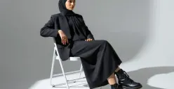 Ilustrasi foto ala studio yang dibuat oleh Gemini AI. (Sumber: Poskota/Gemini AI)