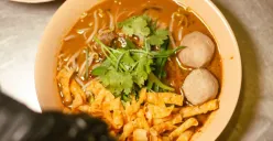 Ilustrasi kuliner Thailand yang ada di Blok M. (Sumber: Instagram/@phiinong_noodle)