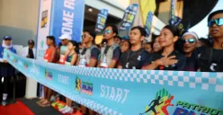 Para peserta Patriot Fun Run bersiap melakukan start di area Car Free Day (CFD) Jalan Ahmad Yani, Bekasi Selatan, Minggu 21 September 2025. (Sumber: Dok Humas Pemkot Bekasi)