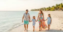 Ilustrasi foto Gemini AI saat berada di pantai. (Sumber: Poskota/Gemini AI)