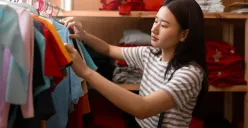 Ilustrasi Thrifting atau berburu barang preloved di Jakarta. (Sumber: Freepik)
