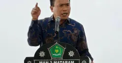 Kepala Kantor Wilayah (Kanwil) Kementerian Agama (Kemenag) Nusa Tenggara Barat (NTB), Zamroni Aziz yang viral usai aksi lempar mikrofon. (Sumber: Instagram/@kanwil_kemenag_ntb)