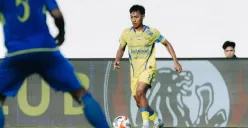 Beckham Putra menggunakan ban kapten pada laga Persib Bandung melawan Arema FC, Senin 22 September 2025. (Sumber: Instagram/@beckham_put7)