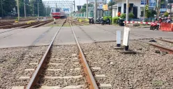 KAI lakukan perbaikan jalur di perlintasan JPL 78 Jalan Perjuangan, Bekasi, Selasa, 23 September 2025. (Sumber: Dok. Istimewa)