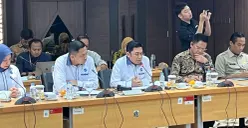 Direktur PT TransJakarta Welfizon Yuza saat rapat bersama di Komisi B DPRD DKI Jakarta, Selasa, 23 September 2025. (Sumber: POSKOTA | Foto: M Tegar Jihad)