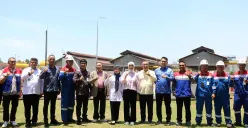 Bupati Serang Ratu Rachmatuzakiyah saat mendampingi kunker Komisi XII DPR RI di PT PGN Tbk Bojonegara, Kecamatan Kramatwatu. (Sumber: Dok. Kominfo Pemkab Serang)