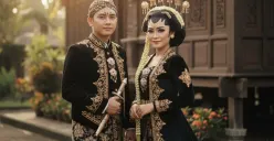 Ilustrasi pernikahan adat jawa buatan Gemini AI. (Sumber: Poskota/Gemini AI)