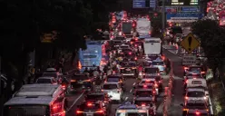 Dishub DKI Jakarta meniadakan aturan ganjil-genap pada 25-26 Desember 2025. (Sumber: Poskota/Bilal Nugraha Ginanjar)