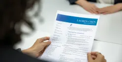 Cara Buat CV Profesional untuk Kerja dengan ChatGPT (Sumber: Unsplash/Resume Genius)