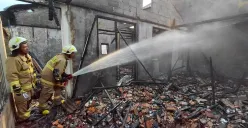 Tiga rumah di kawasan Kelapa Gading Barat, Kelapa Gading, Jakarta Utara, terbakar, Jumat, 26 September 2025. (Sumber: Dok. Damkar)