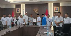 DPRD Jakarta menerima aspirasi yang disampaikan pedagang kecil terkait pembahasan Raperda KTR, Senin, 29 September 2025. (Sumber: Poskota/Pandi Ramedhan)