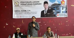 Anggota Komisi IV DPRD Jabar, Abdul Karim, saat menggelar sosialisasi Perda No 4/2018 tentang Pemberdayaan Petani di Gedung Serbaguna Desa Kertasari, Kecamatan Haurwangi, Kabupaten Cianjur. (Sumber: Istimewa)