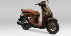 Honda Stylo 160 varian ABS juga diberikan pilhan warna terbaru yaitu Royal Blue dan Royal Brown. (Sumber: AHM)