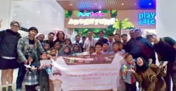 Forum Wartawan Polri (FWP) Polda Metro Jaya menggelar kegiatan sosial tahunan dengan anak yatim, di Playtopia, Senayan Park, Jakarta, pada Jumat, 3 April 2026. (Sumber: Poskota/ Ali Mansur)