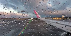 Ilustrasi, cuaca buruk sebabkan pengalihan penerbangan. (Sumber: Freepik)