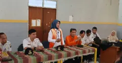 Wali Kota Jakarta Barat Iin Mutmainnah saat menghadiri workshop pilah sampah di Rusun Tambora, Jakarta Barat, Rabu, 8 April 2026. (Sumber: Istimewa)