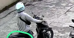 Pelaku pencurian helm milik komika Rispo terekam kamera pengawas atau CCTV. (Sumber: Dok. Polsek Jatiuwung)