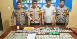 Polisi menyita ribuan obat keras di kawasan Pasar Laladon, Desa Laladon, Kecamatan Ciomas, Kabupaten Bogor. (Sumber: Dok. Polsek Ciomas)
