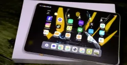 Ilustrasi tablet gaming Red Magic dengan desain futuristik dan sistem pendingin aktif untuk menjaga performa tetap stabil saat bermain game berat. (Sumber: Pinterest)