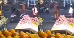 Petugas PPSU menjadi korban pemukulan, usai pergoki percobaan curanmor di kawasan Pasar Minggu, Jakarta Selatan. (Sumber: tangkapan layar medsos)