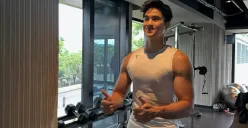 Aktor Yesaya Abraham tengah menjadi sorotan publik setelah terlibat dalam insiden yang menuai kontroversi. (Sumber: Instagram/@yesayaabrhm)