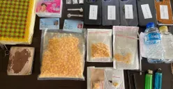 Barang bukti penyalahgunaan berbagai jenis narkoba diantaranya sabu dan pil ekstasi, Kamis, 23 April 2026. (Sumber: Istimewa)