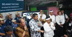Menteri Perumahan dan Kawasan Permukiman (PKP) Maruarar Sirait (tengah), Gubernur Jawa Barat Dedi Mulyadi (kanan) serta jajaran bank bjb. (Sumber: Istimewa)