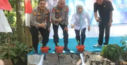 Kapolda Banten bersama Kapolresta Serang Kota dan Bupati Serang melaksanakan ground breaking pembangunan Jembatan Merah Putih di Kampung Cisaat, Kecamatan Padarincang, Kabupaten Serang, Jumat, 24 April 2026. (Sumber: Dok. Humas Polresta Serang Kota)