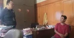 Seorang karyawan sablon bernama Dedi, selamat dari komplotan begal saat sedang melintas di Jalan Kepanduan, Grogol Petamburan, Jakarta Barat, pada Jumat, 24 April 2026 malam. (Sumber: Istimewa)