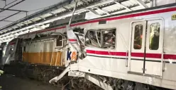 Insiden tabrakan KA Argo Bromo Anggrek dan KRL di Bekasi Timur menelan 14 korban jiwa. Puluhan korban luka dirawat. (Sumber: X/@manpixel9proxl)