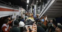 Tragedi kecelakaan kereta api di Stasiun Bekasi Timur, Bekasi, Jawa Barat. (Sumber: X/@gunasatwam)