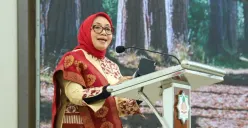 Menteri Pemberdayaan Perempuan dan Perlindungan Anak (PPPA), Arifatul Choiri Fauzi, tengah menjadi perhatian usai pernyataannya terkait tragedi kecelakaan kereta api di Stasiun Bekasi Timur. (Sumber: Instagram/@arifah.fauzi)