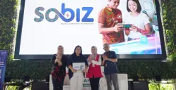 OVP Enterprise Marketing Regional Management Telkom Reni Yustiani (kedua dari kanan) resmi memperkenalkan program Sobat Indibiz (SOBIZ) dalam rangkaian program Kartini BISA Fest yang digelar beberapa waktu lalu. (Sumber: Dok. Telkom)