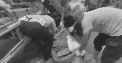 Korban kecelakaan di Kabupaten Tangerang saat dievakuasi oleh petugas kepolisian. (Sumber: Unit Lakalantas Polresta Tangerang)