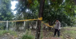 Petugas Polsek Pasar Kemis saat melakukan pengecekan TKP. (Sumber: Dok. Polsek Pasar Kemis)