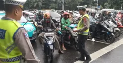 Satlantas Polres Metro Jakarta Barat gelar Operasi Keselamatan Jaya, Senin, 2 Februari 2026. (Sumber: Istimewa)