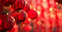 Ilustrasi. Jadwal libur Imlek 2026 berdasarkan SKB 3 Menteri. Selain libur nasional 17 Februari, terdapat cuti bersama dan libur panjang 4 hari. (Sumber: Pexles/Ademir Web)