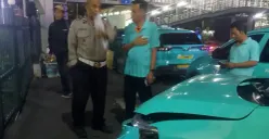 Kecelakaan taksi listrik di depan Pusat Grosir Cililitan (PGC), Kramatjati, Jakarta Timur, Senin, 2 Februari 2026. (Sumber: Dok. Istimewa)